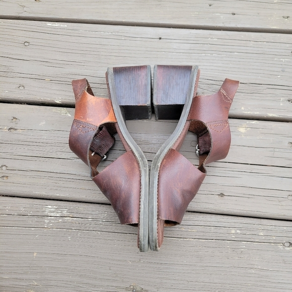 Vintage 90s y2k Bratz Brown Leather Chunky Heel Square Toe T Strap Sandals 8.5 - Picture 3 of 6